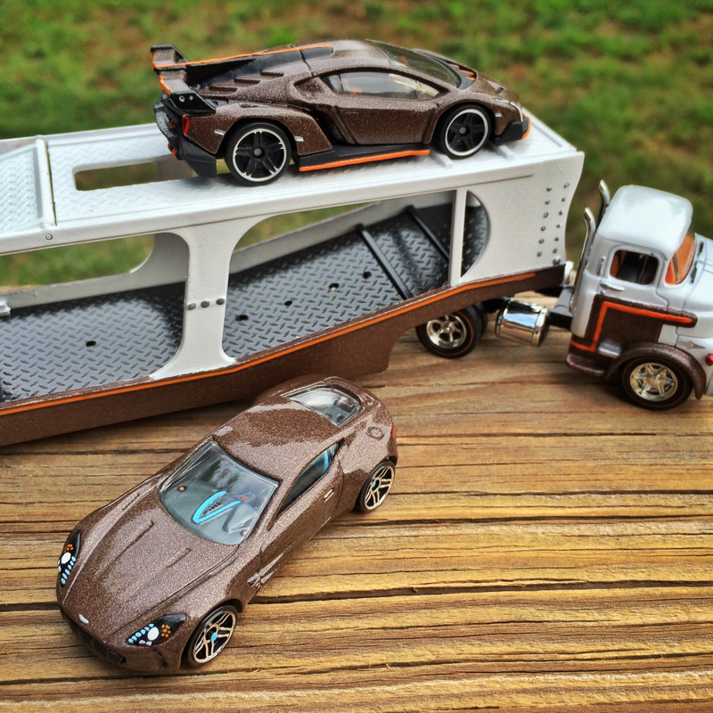 Illustration for article titled Custom Auto Hauler & Cars